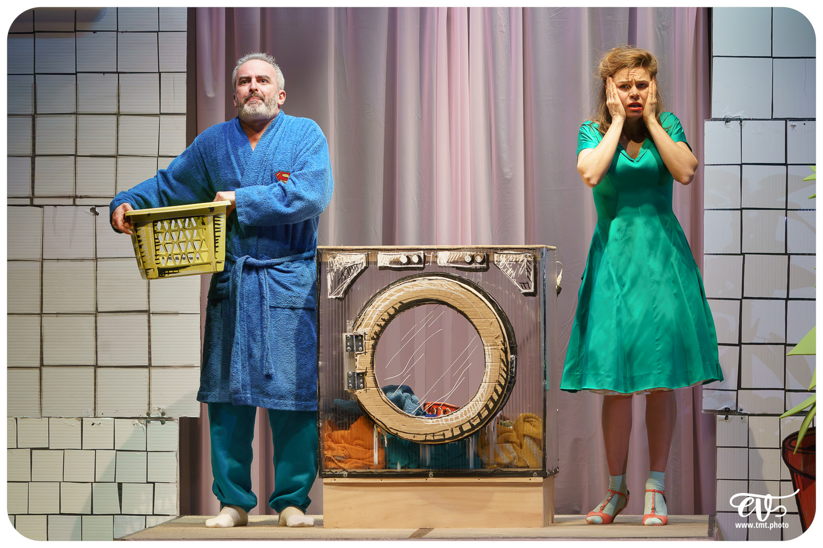 TMTPHOTO 2025.03.05 DERRIERE LE HUBLOT SE CACHE PARFOIS DU LINGE (LES FILLES DE SIMONE) 010